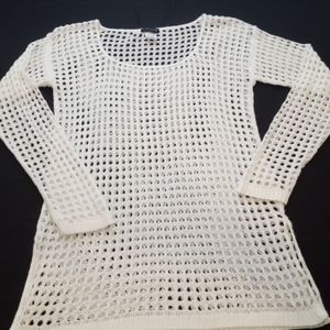 Long sleeve white knit pullover sweater